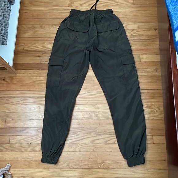 Green pants - Picture 2 of 3